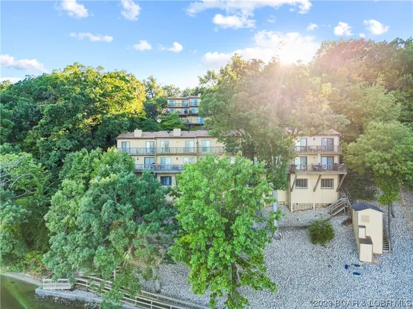 546 Navajo Rd #B, Lake Ozark, MO 65049