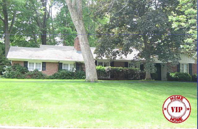 1st image of 1057 Oak Hill Cir