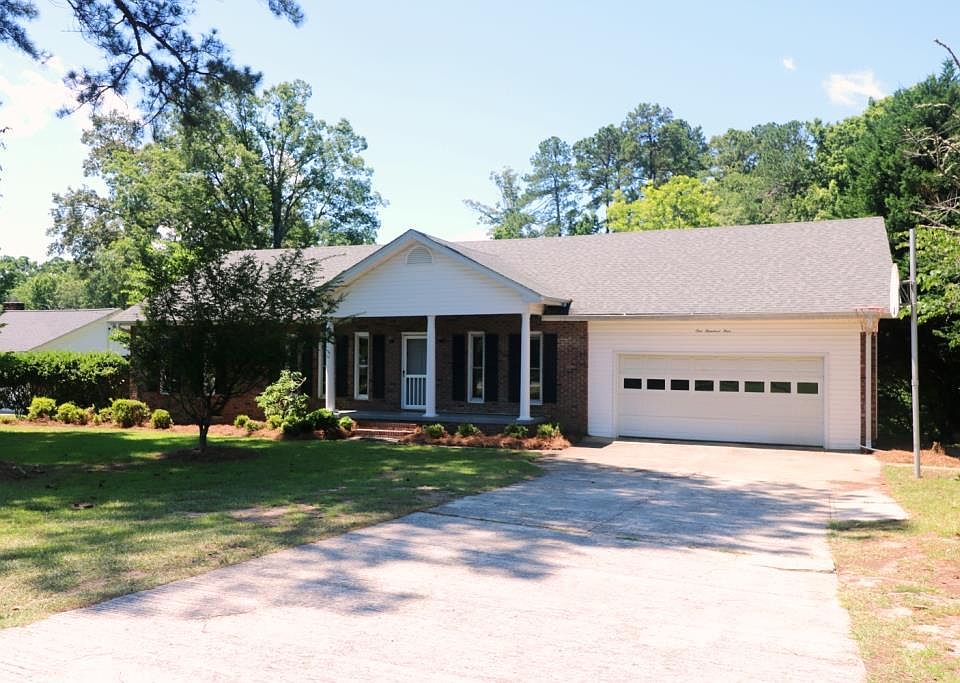 1st image of 104 Colonial Dr