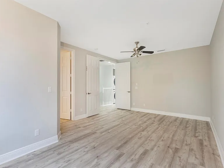 3028 Waterside Cir — Photo 29