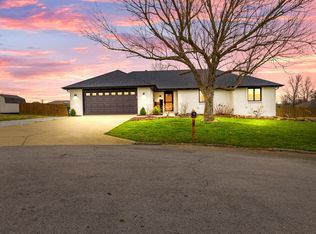 1112 Brombones Ct, Nixa, MO 65714