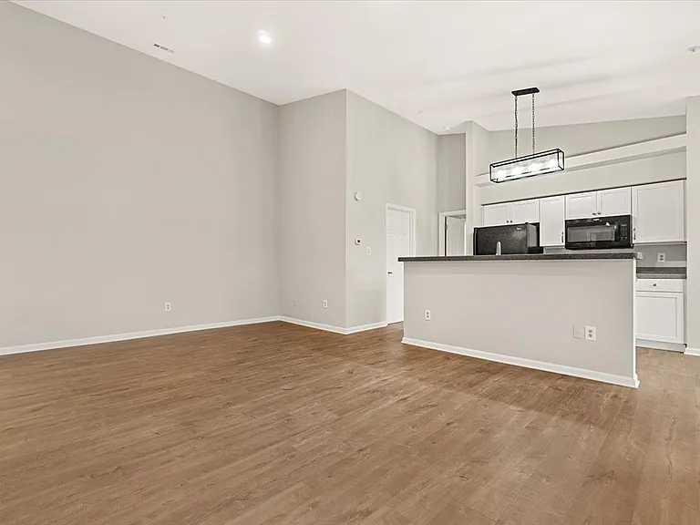 2400 Dominion Dr #3E — Photo 4