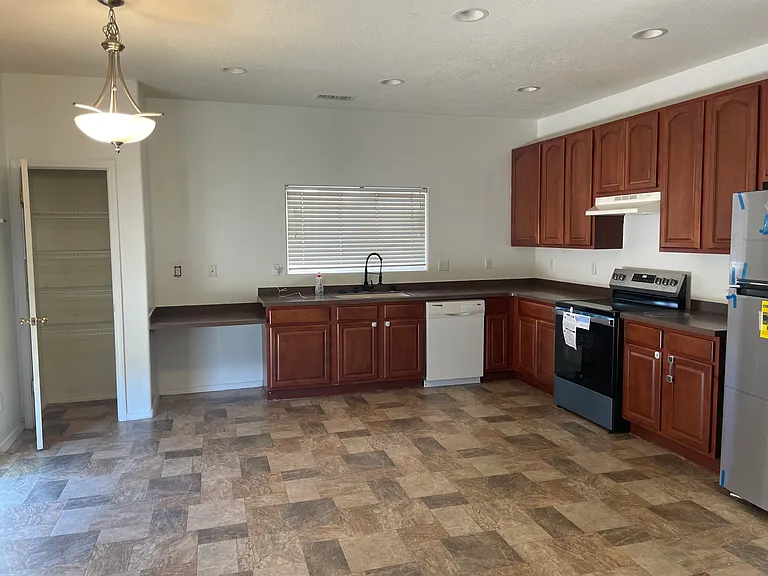 3353 Marino Dr SE — Photo 9