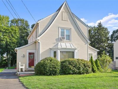 181 Henderson Rd, Fairfield, CT, 06824