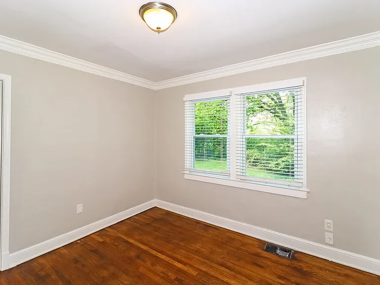 5447 Park Ave — Photo 7