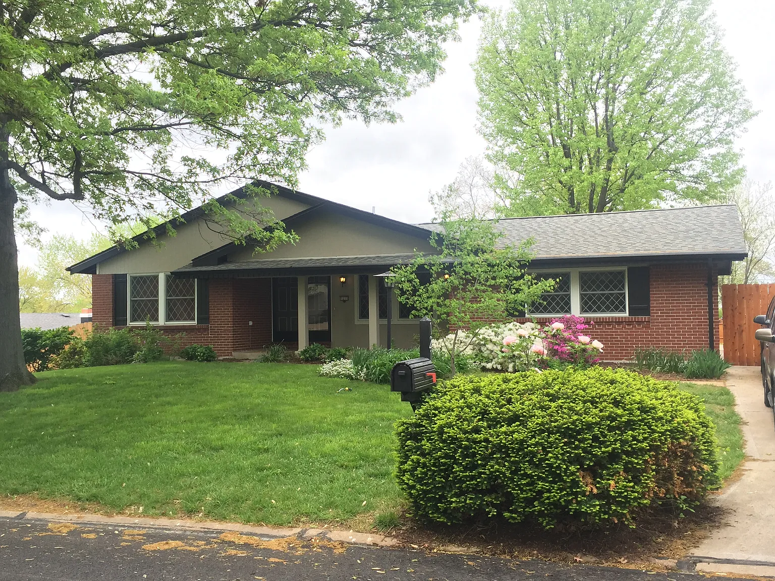 1211 Hyannis Dr photo 1
