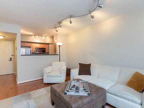 5th image of 1024 N Utah St APT 417