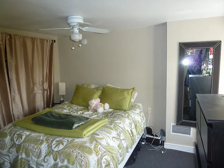 4427 Silverwood St — Photo 9