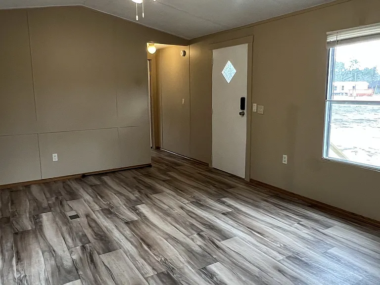 109 Joyner St — Photo 2