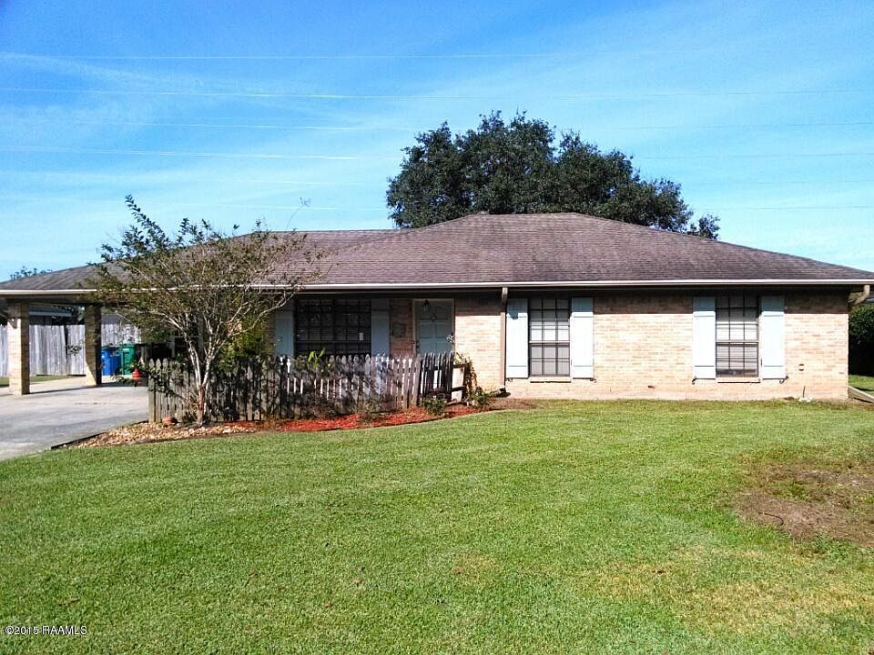 1st image of 204 Nicole Dr