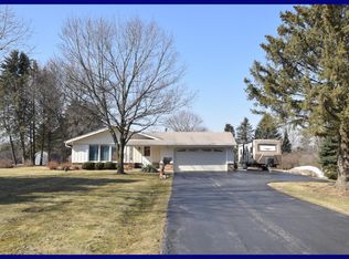 W250N7155 Hillside Rd, Lisbon, WI 53089