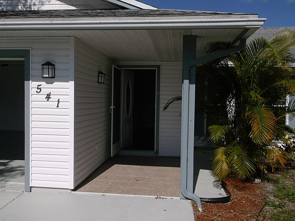 3rd image of 541 SW Violet Ave