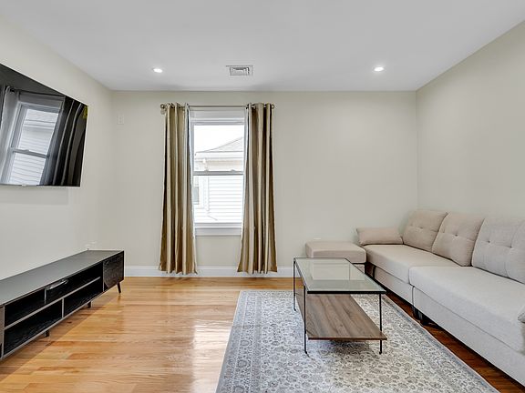 3rd image of 52 Holyoke St Floor 2