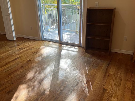 3rd image of 231 Virginia Ave Floor 1