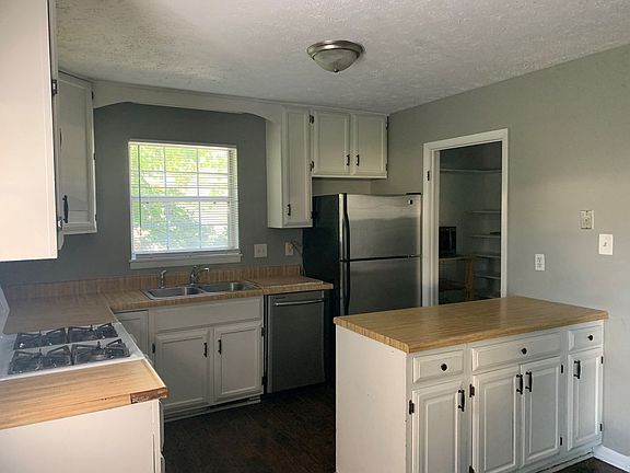 4th image of 1104 Long Meadows Dr