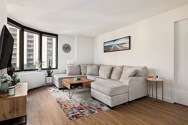 1st image of 330 E 38th St APT 29I