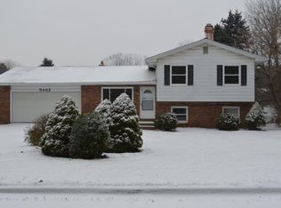 5462 Greenfield Rd, Brighton, MI 48114