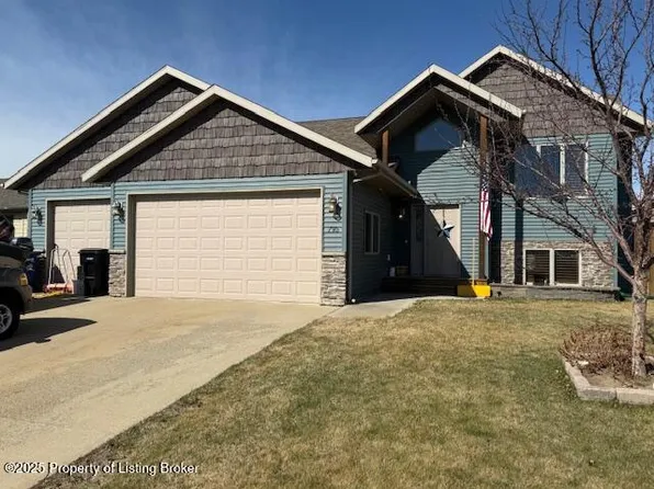 795 16th Ave E, Dickinson, ND 58601