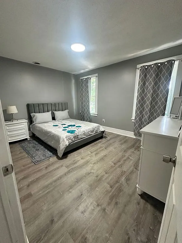 4 bed, 2.5 bath, 2450 sqft, $3,500 — Photo 4