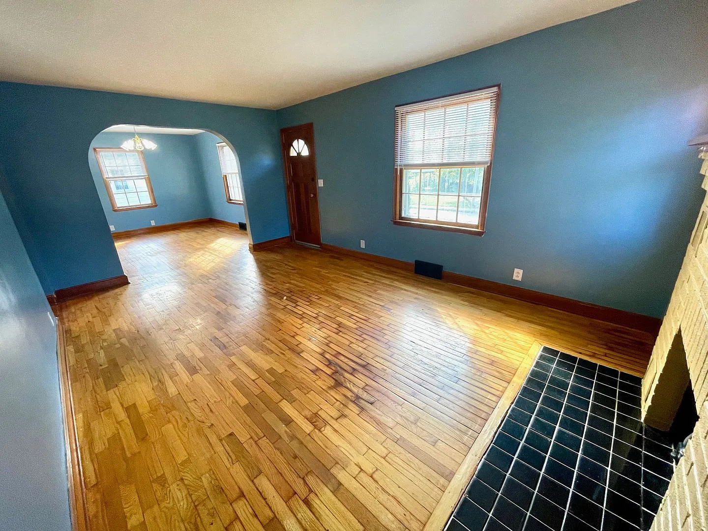 Very Unique 5 Bedroom Home on Large Lot — Photo 4