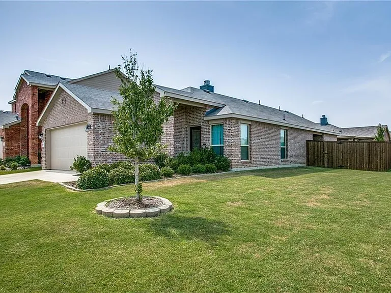 8800 Deadwood Ln — Photo 2