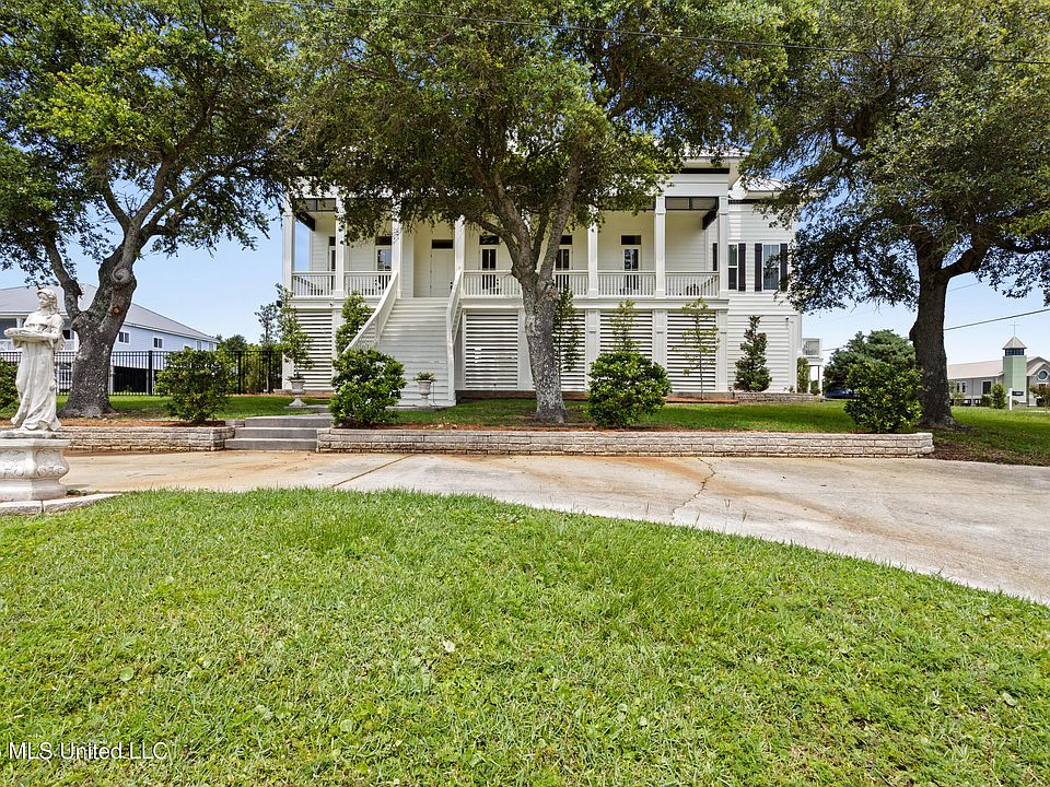 1st image of 300 S Beach Blvd