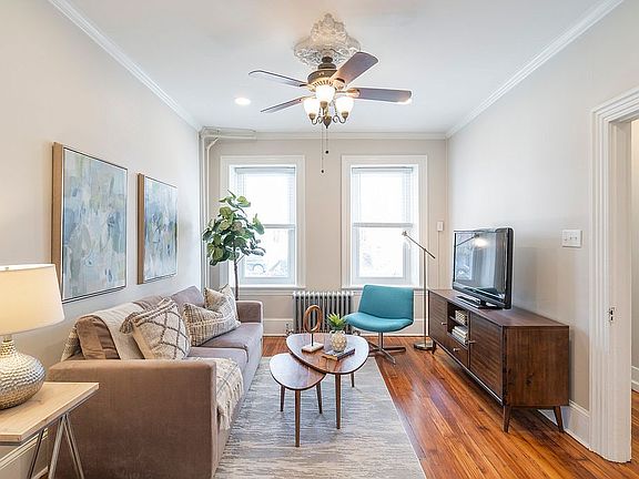 Spacious & Bright Living Rm