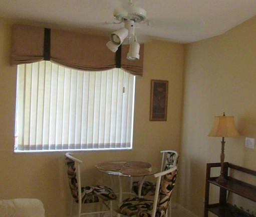 5th image of 5072 Rose Hill Dr