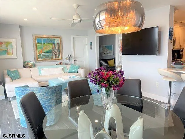 2 bed, 2.0 bath, 778 sqft, $2,000 — Photo 2