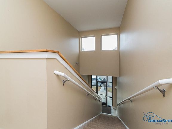 5th image of 830 E Bowen Ave APT 2B