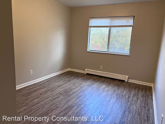 3rd image of 467 Donna Dr NW #10605527