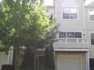 14425 Glencrest Cir #122, Centreville, VA 20120