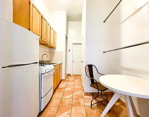 Rented by City Connections Realty | media 26