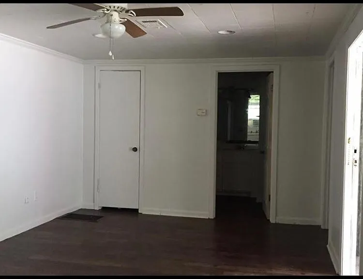 706 Blazier St — Photo 13