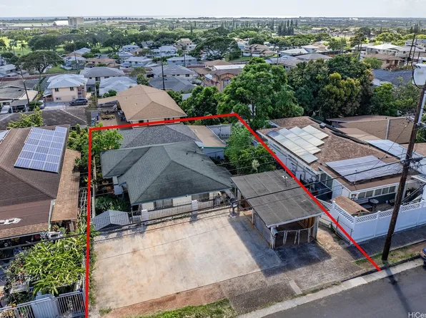 3627 Aliamanu St, Honolulu, HI 96818
