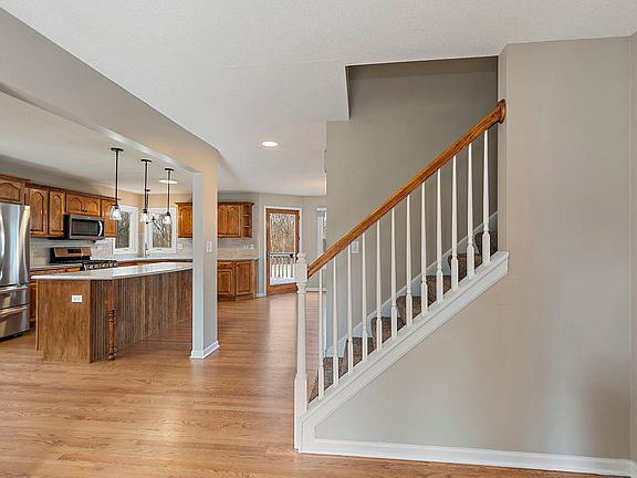 5th image of 1006 Ruth Ct