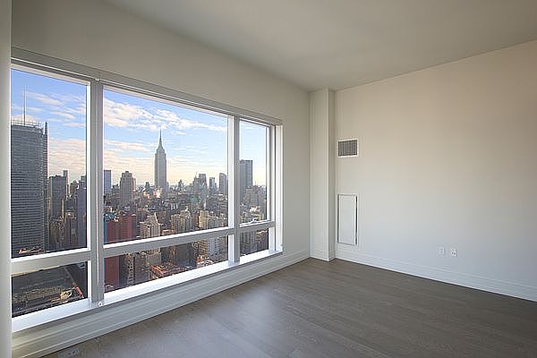 1st image of 555 10th Ave APT 42M