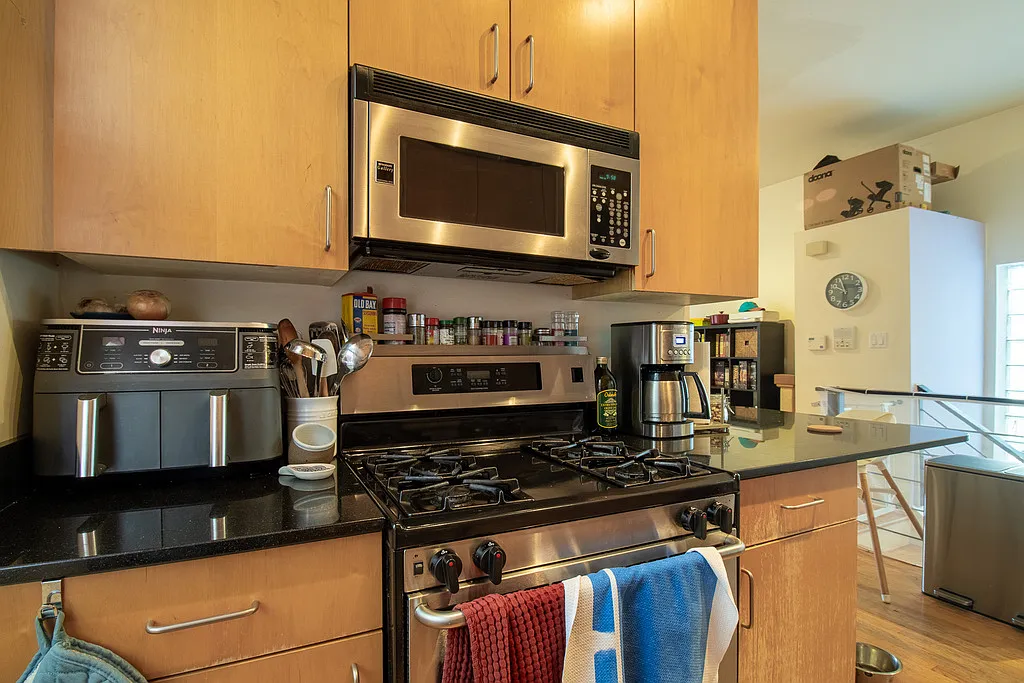 2 bed, 4.0 bath, 850 sqft, $2,900 — Photo 4
