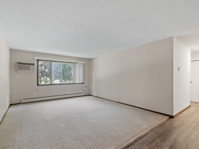 1605 Minnehaha Apartments — Photo 37