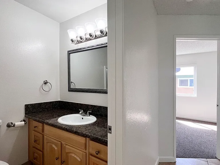 2725 Calle Del Comercio #B — Photo 40