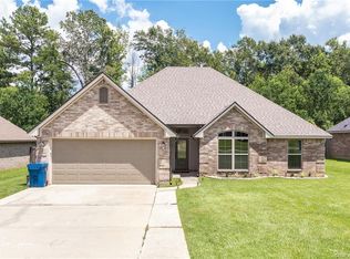 135 Foxchase Dr, Haughton, LA 71037