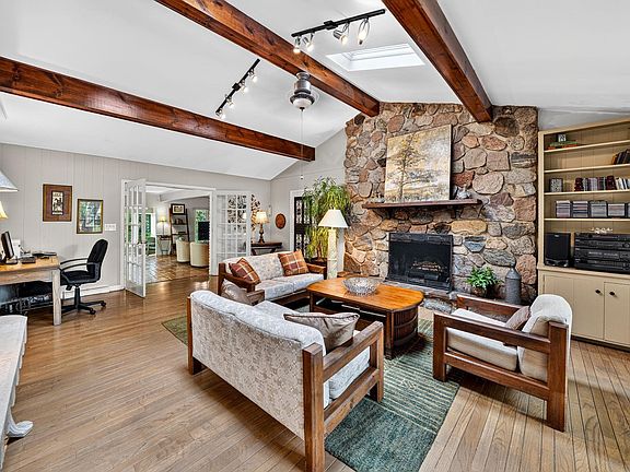5th image of 54744 Merrifield Dr