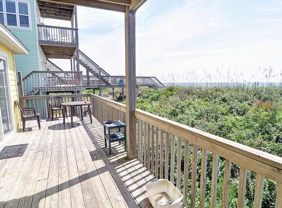 4th image of 3958 Island Dr