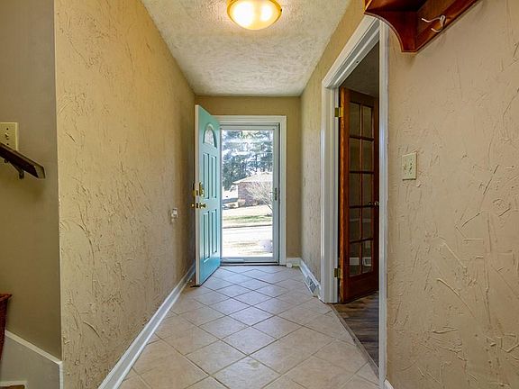 3rd image of 5650 Academy Dr