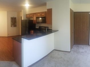 641 N Briar Hill Ln APT 1, Addison, IL 60101