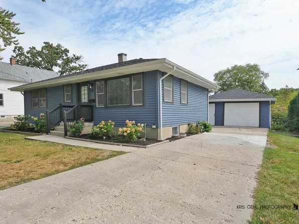13 Lincoln Ave, Round Lake, IL 60073