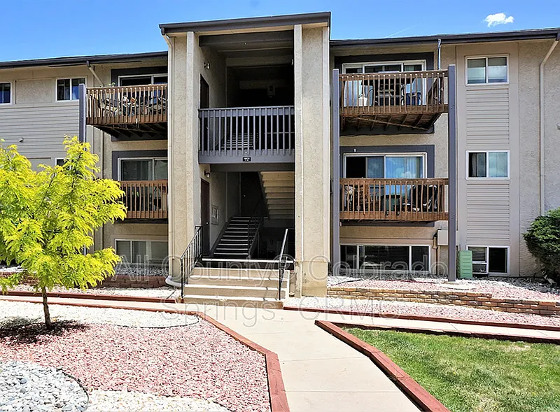 5030 El Camino Dr #8