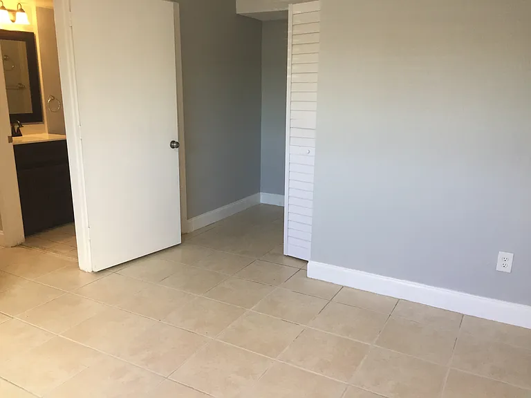 3700 N 56th Ave #1017 — Photo 8