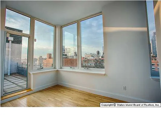 Sold by Thomas Gugliucci Real Estate | media 13