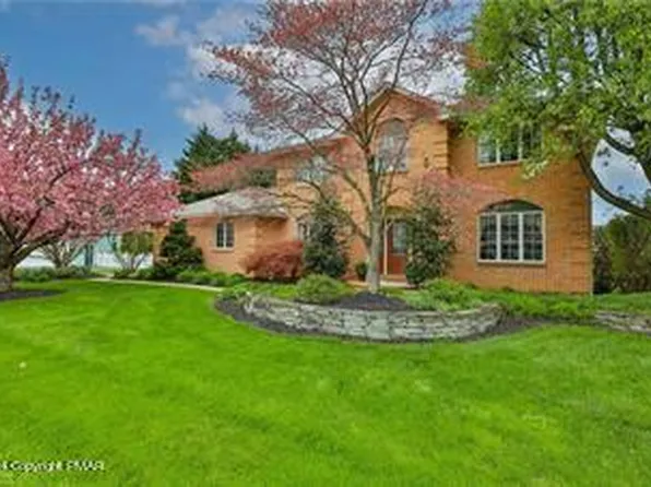 535 Trails End Ct, Easton, PA 18040